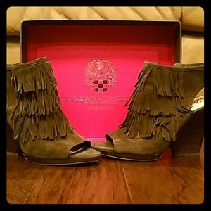 Vince Camuto heels